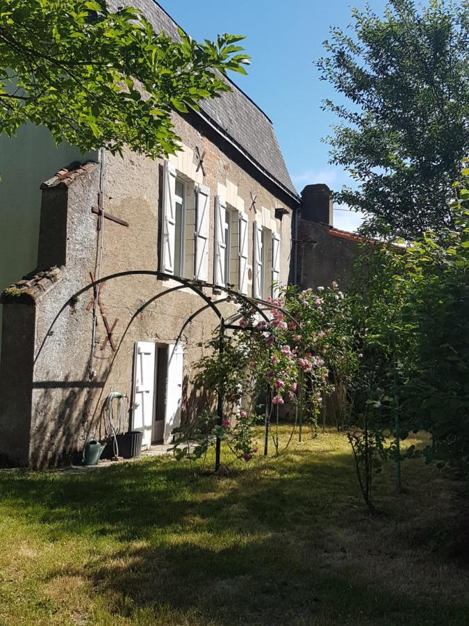 Lucriolla Otel Oree-d'Anjou Dış mekan fotoğraf